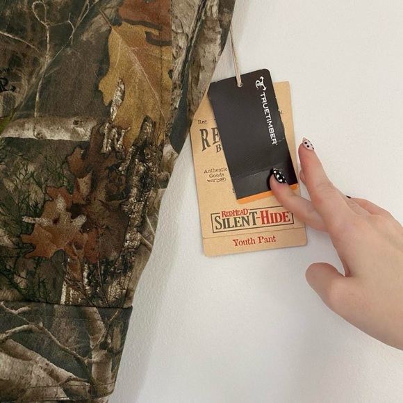 NWT camo cargo pants - Picture 3 of 4